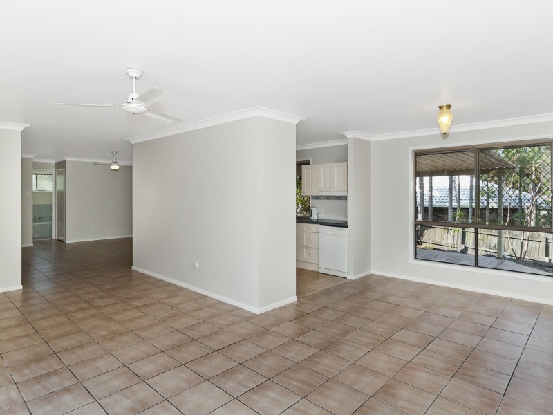 12 Leighton Drive, Edens Landing QLD 4207