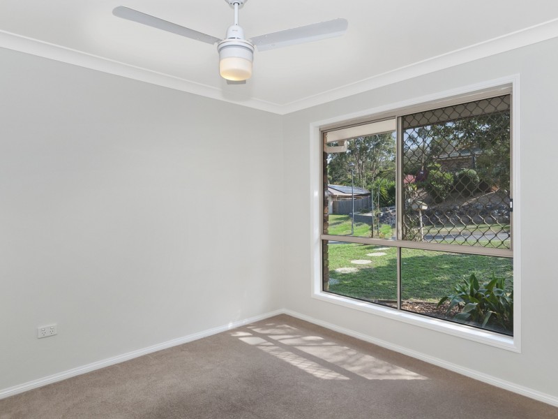 12 Leighton Drive, Edens Landing QLD 4207