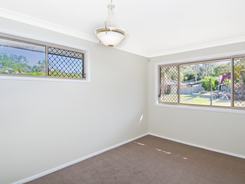 12 Leighton Drive, Edens Landing QLD 4207