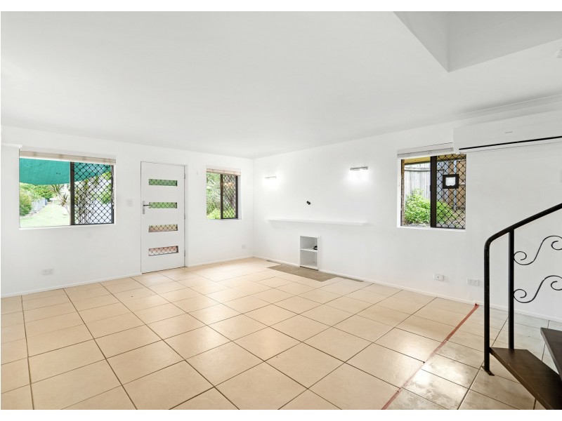 33 Lima Street, Edens Landing QLD 4207