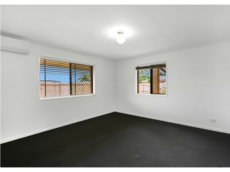 33 Lima Street, Edens Landing QLD 4207