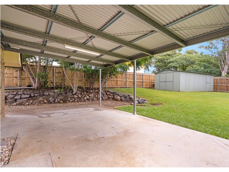 33 Lima Street, Edens Landing QLD 4207