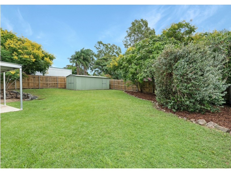 33 Lima Street, Edens Landing QLD 4207