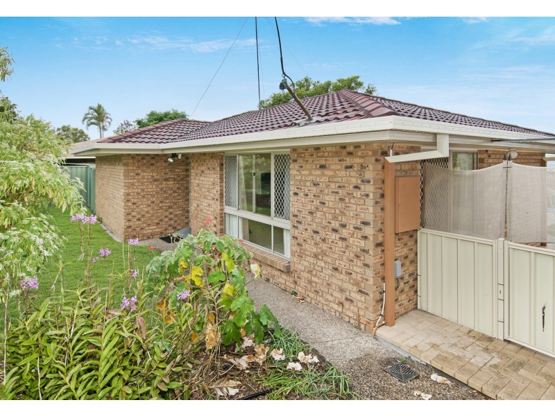 10 Clayton Drive, Edens Landing QLD 4207