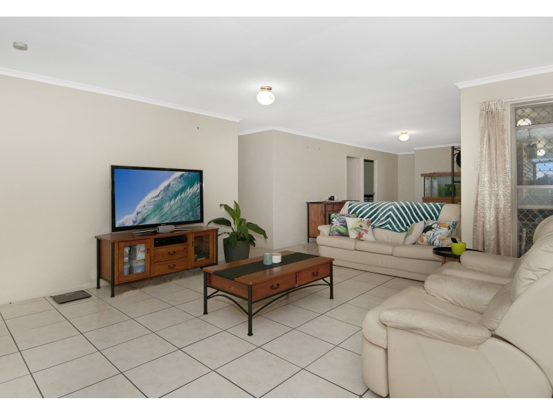10 Clayton Drive, Edens Landing QLD 4207