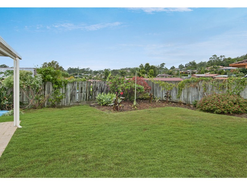 10 Clayton Drive, Edens Landing QLD 4207