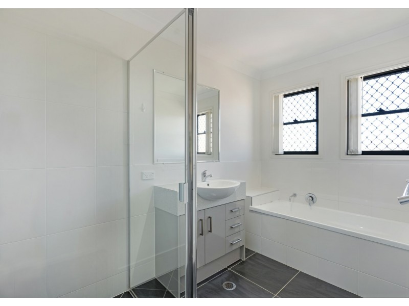 62 Parkland Drive, Springfield Lakes QLD 4300