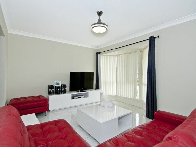 10 Vromans Court, Edens Landing QLD 4207