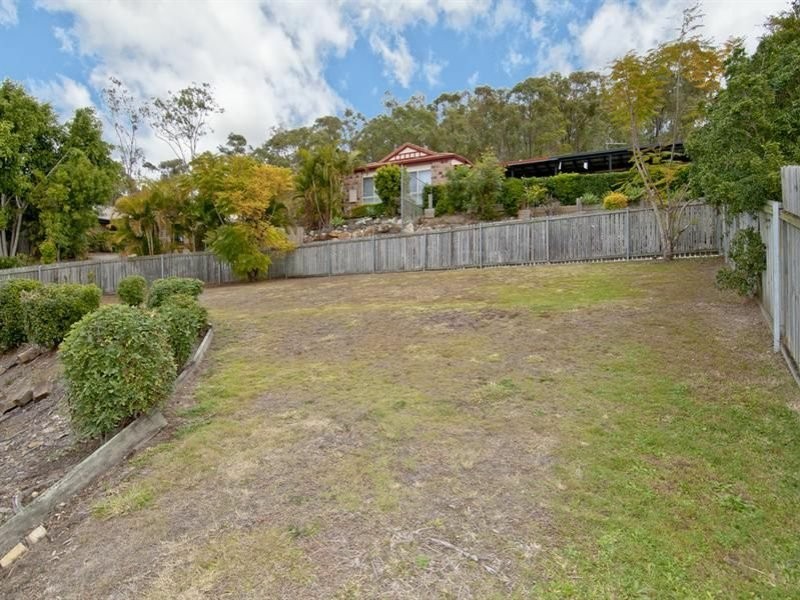 10 Vromans Court, Edens Landing QLD 4207