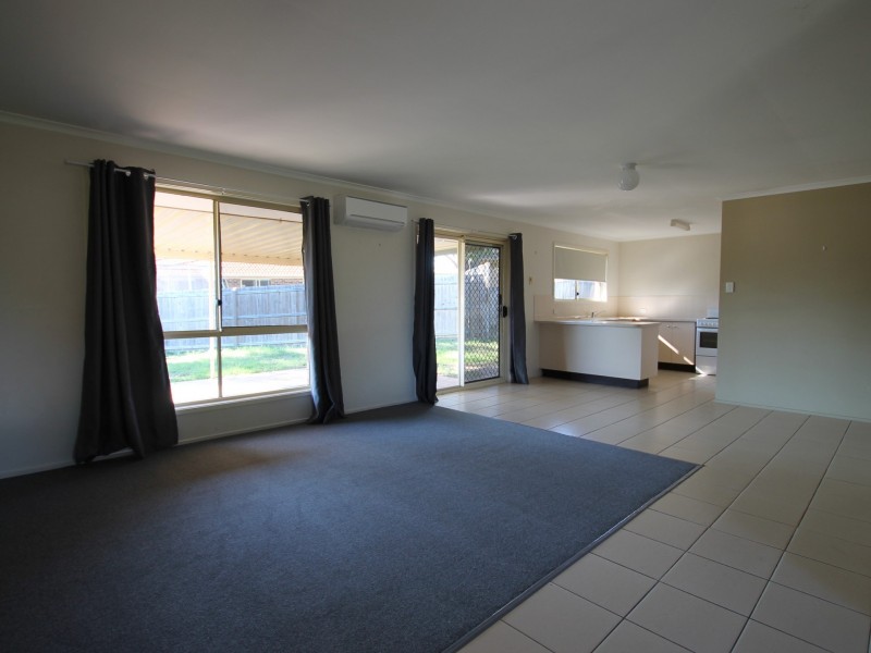 5 Leigh Place, Edens Landing QLD 4207