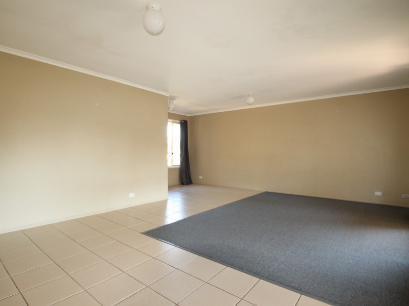 5 Leigh Place, Edens Landing QLD 4207