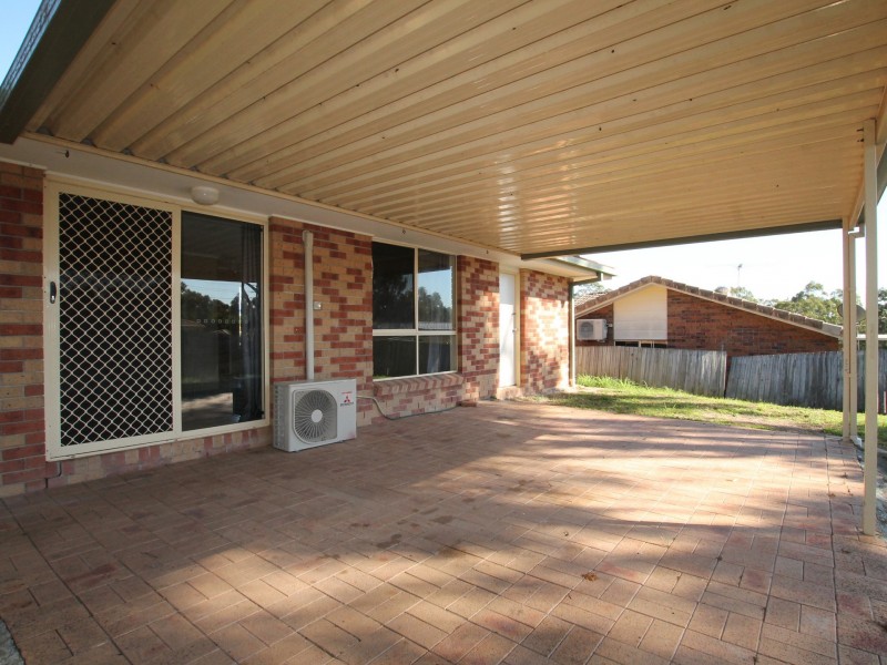 5 Leigh Place, Edens Landing QLD 4207