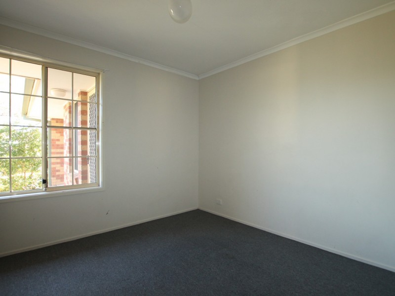 5 Leigh Place, Edens Landing QLD 4207