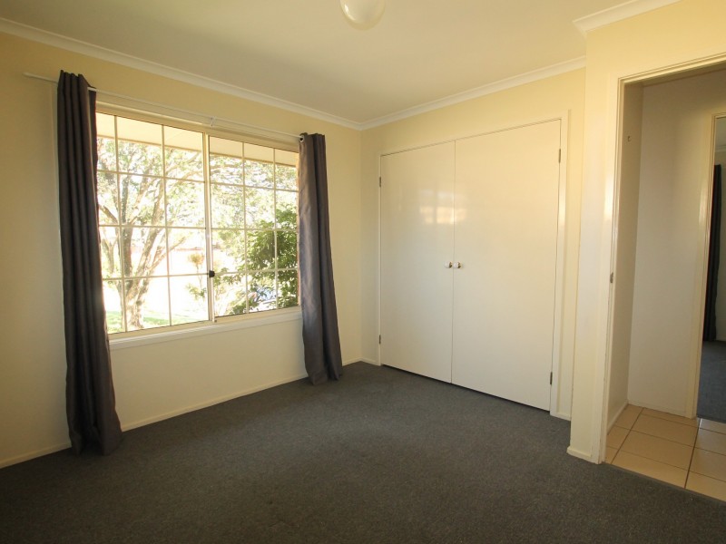 5 Leigh Place, Edens Landing QLD 4207