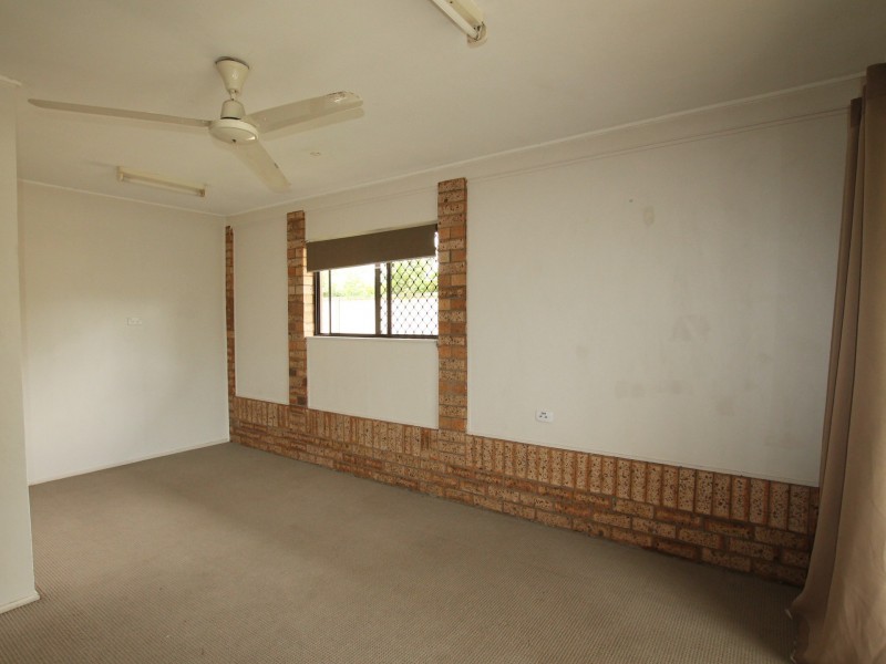 42 Glendevon Cr, Mount Warren Park QLD 4207