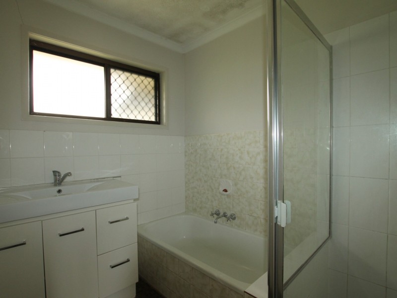 42 Glendevon Cr, Mount Warren Park QLD 4207