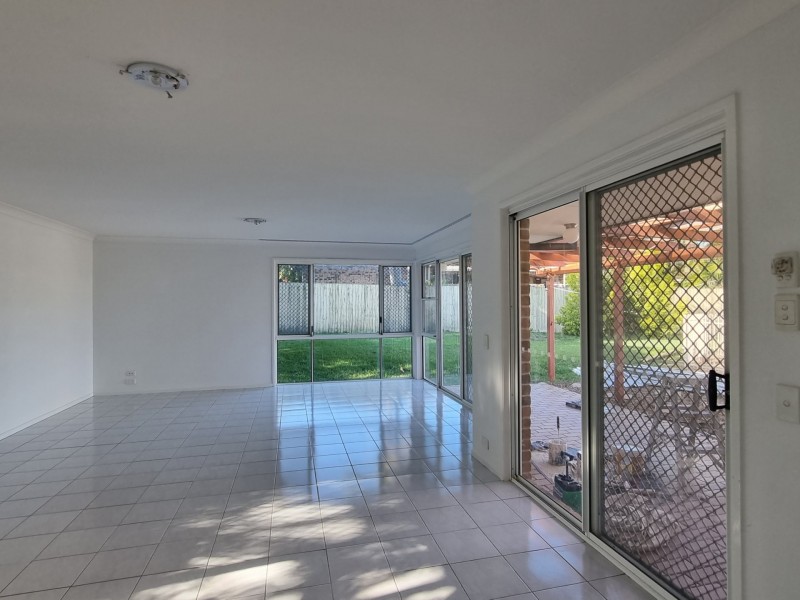 82 Kaiser Dr, Windaroo QLD 4207