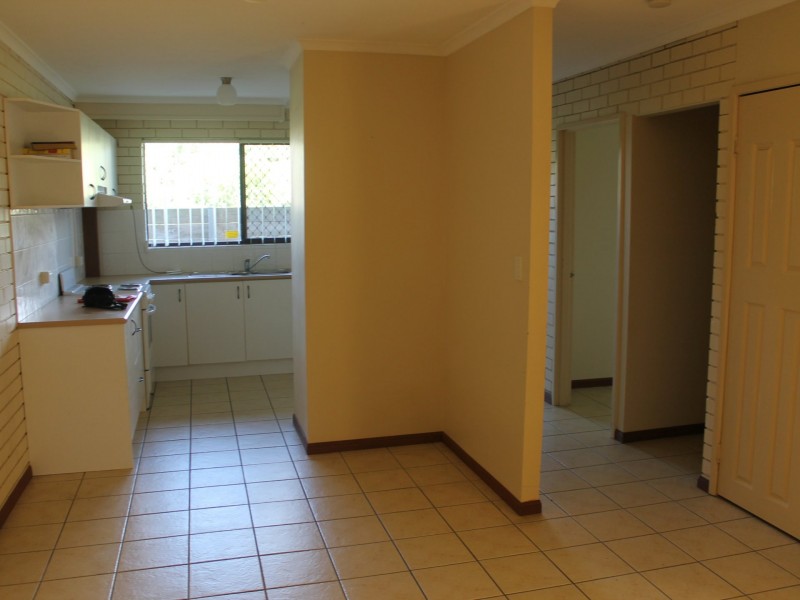 2/6 Cowper Avenue, Eagleby QLD 4207