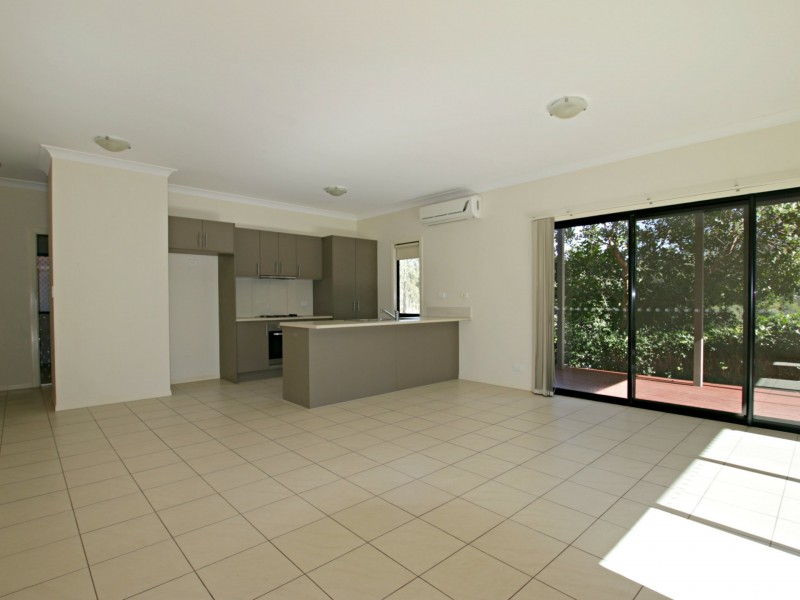 1/46 Woodlands Blvd, Waterford QLD 4133