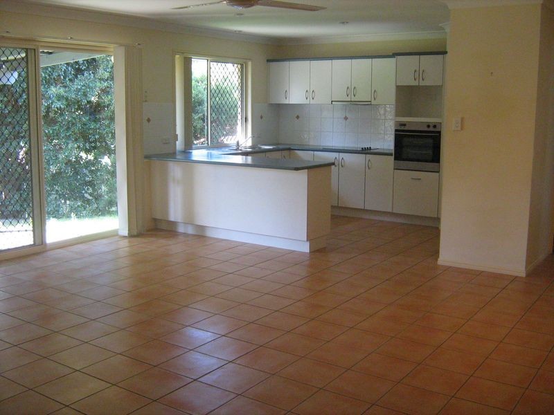 18 Forestglen Crescent, Bahrs Scrub QLD 4207