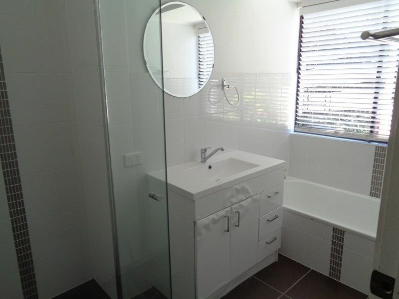 12A Avonmore St, Edens Landing QLD 4207