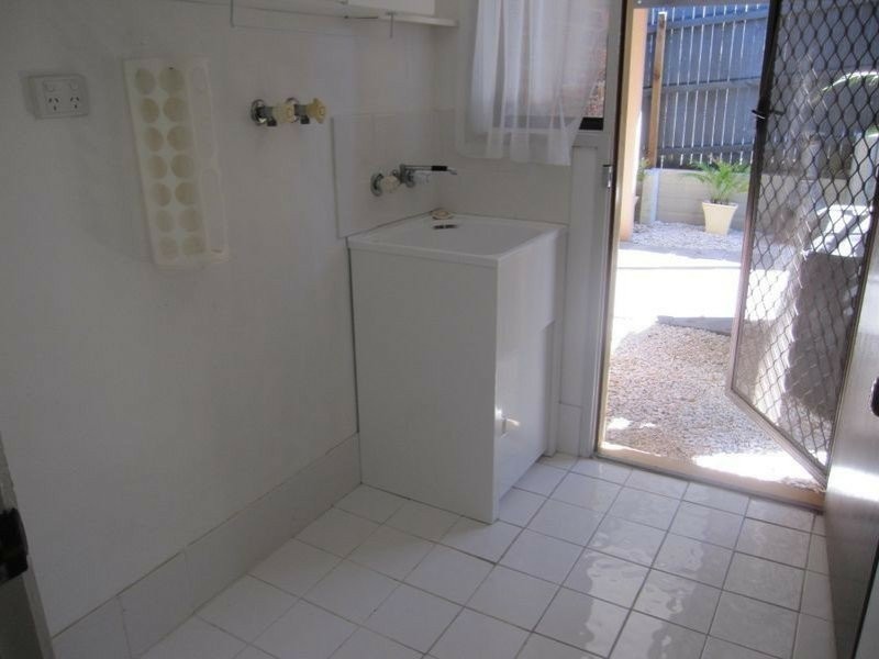 12A Avonmore St, Edens Landing QLD 4207