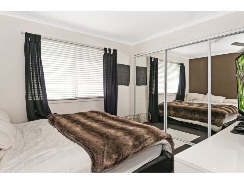 2/66 Castile Cr, Edens Landing QLD 4207