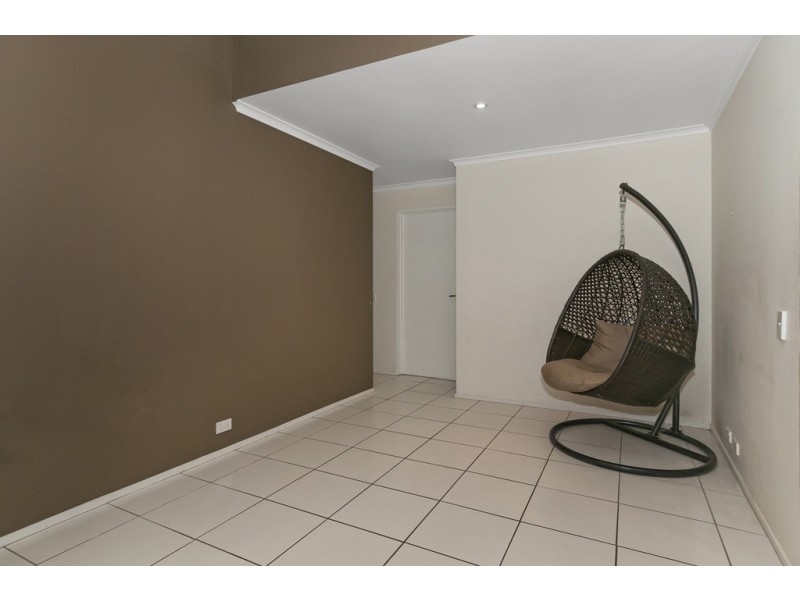 2/66 Castile Cr, Edens Landing QLD 4207