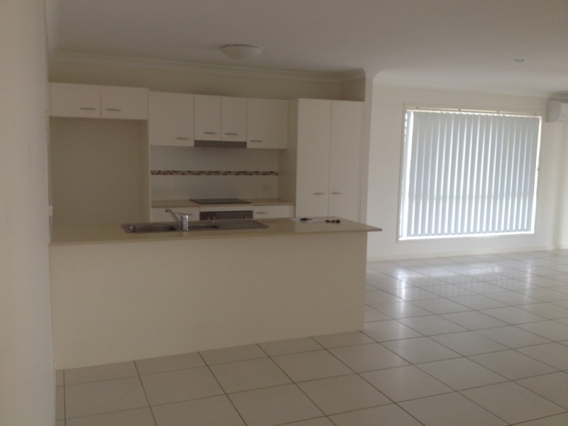 24 Skyline Circuit, Bahrs Scrub QLD 4207