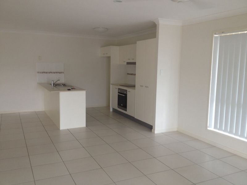 24 Skyline Circuit, Bahrs Scrub QLD 4207