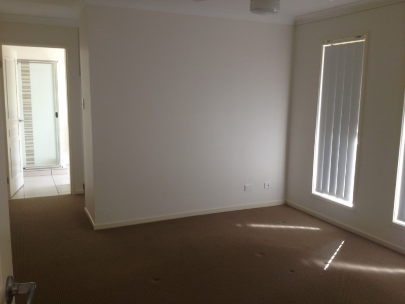 24 Skyline Circuit, Bahrs Scrub QLD 4207