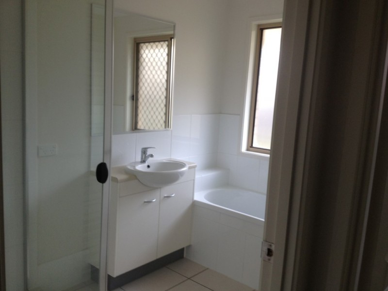 24 Skyline Circuit, Bahrs Scrub QLD 4207