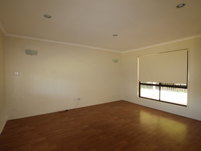 10 Beutel Street, Waterford QLD 4133