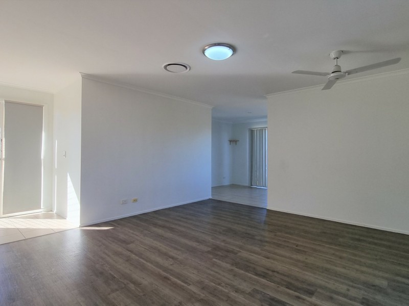 9 Houdini Tce, Edens Landing QLD 4207