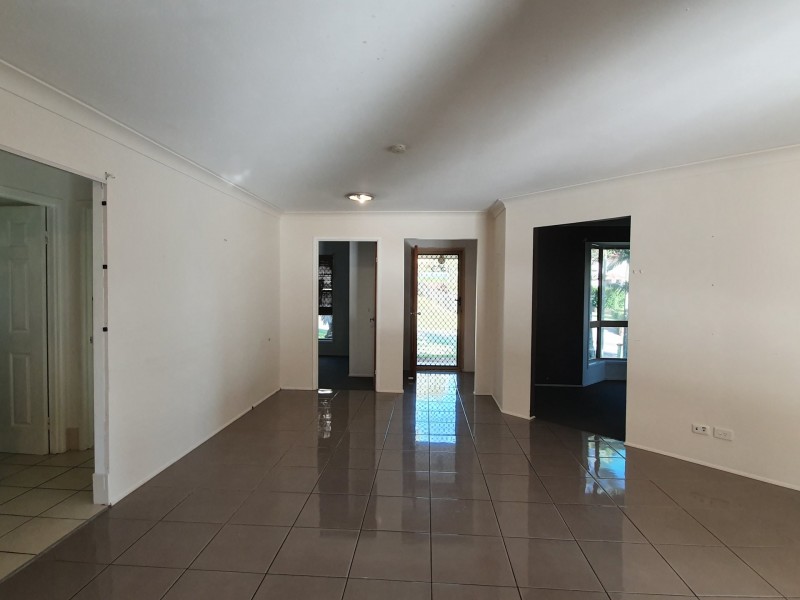 8 Mulligan Way, Edens Landing QLD 4207