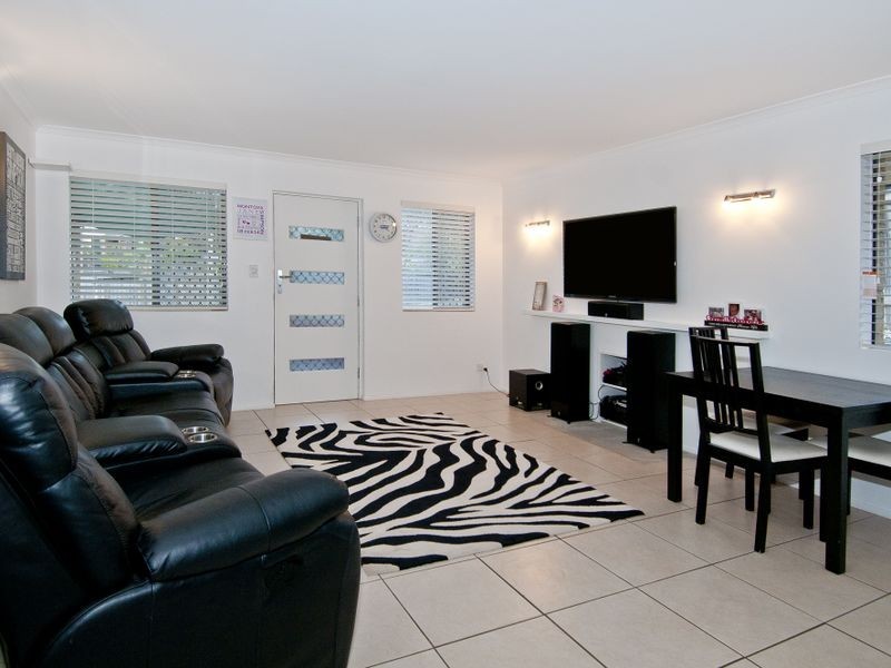 33 Lima Street, Edens Landing QLD 4207