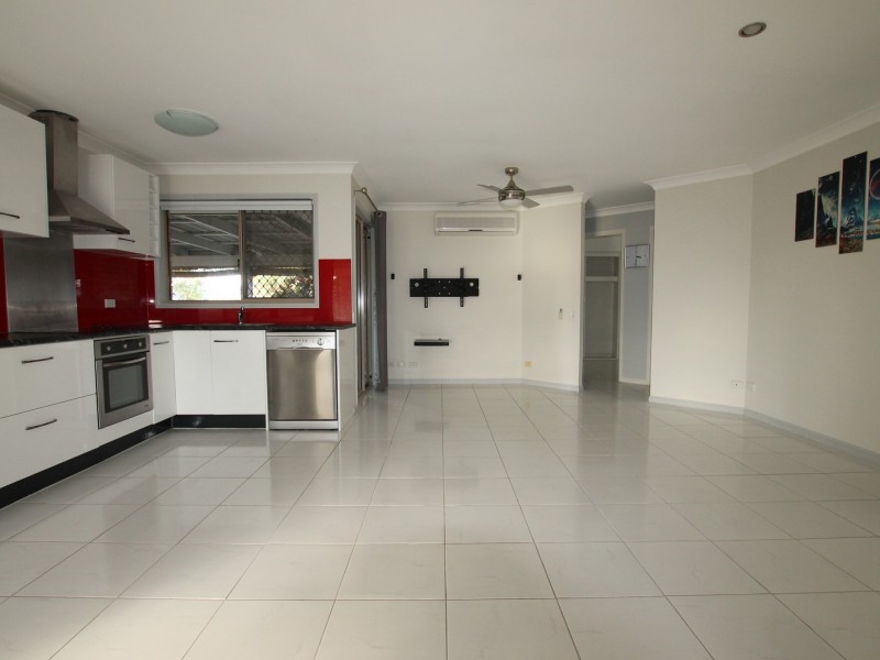 8 McKinley Street, Eagleby QLD 4207