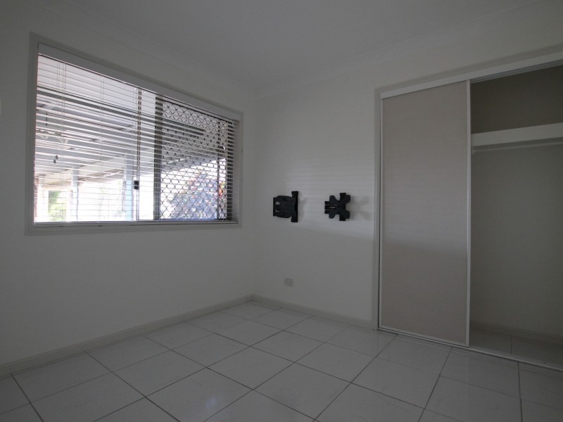 8 McKinley Street, Eagleby QLD 4207