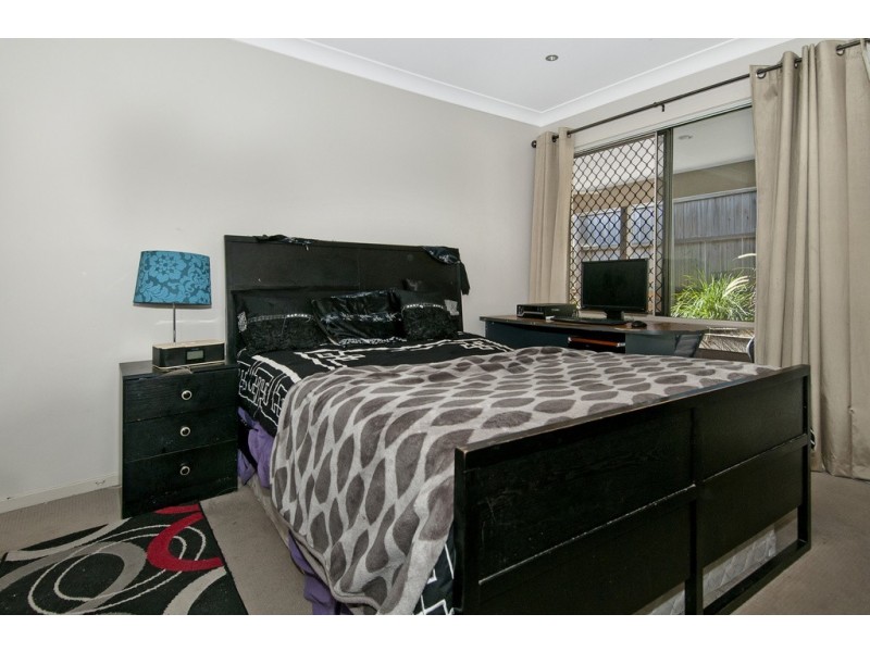 24 Carnarvon Crescent, Waterford QLD 4133