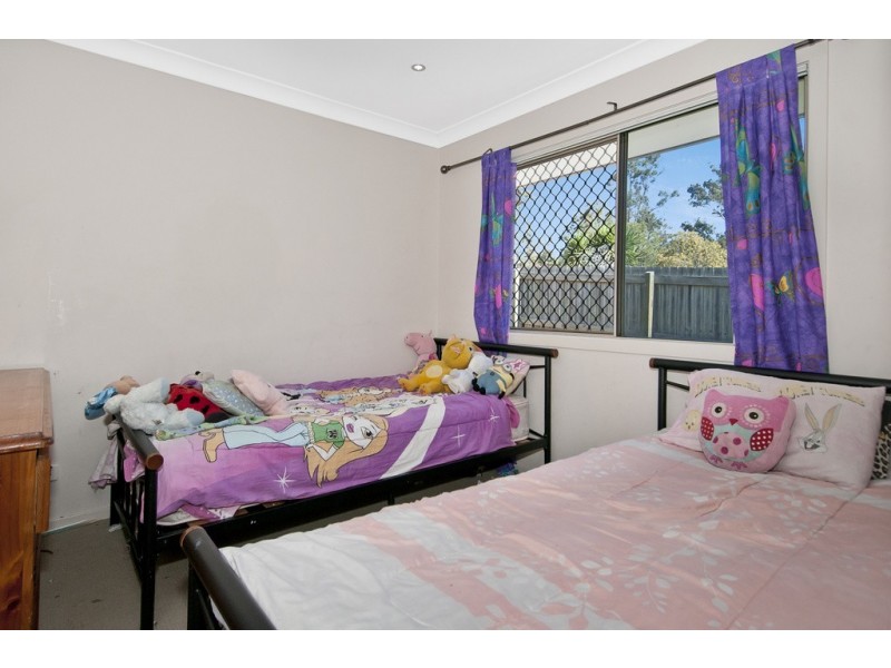 24 Carnarvon Crescent, Waterford QLD 4133