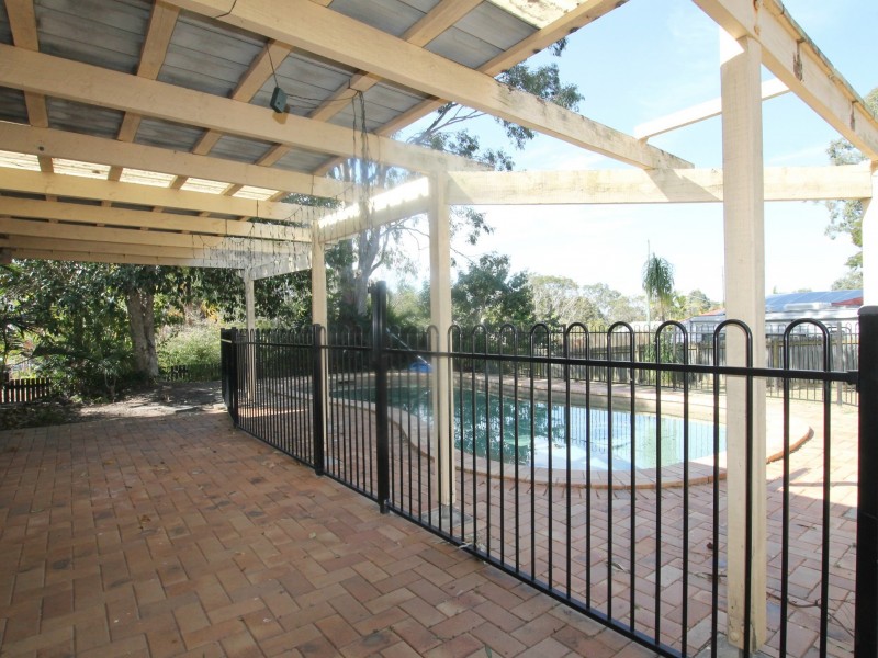 1 Settler Place, Edens Landing QLD 4207