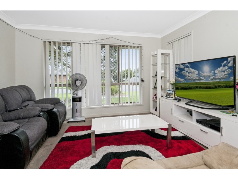 13 Sandpiper Circuit, Eagleby QLD 4207