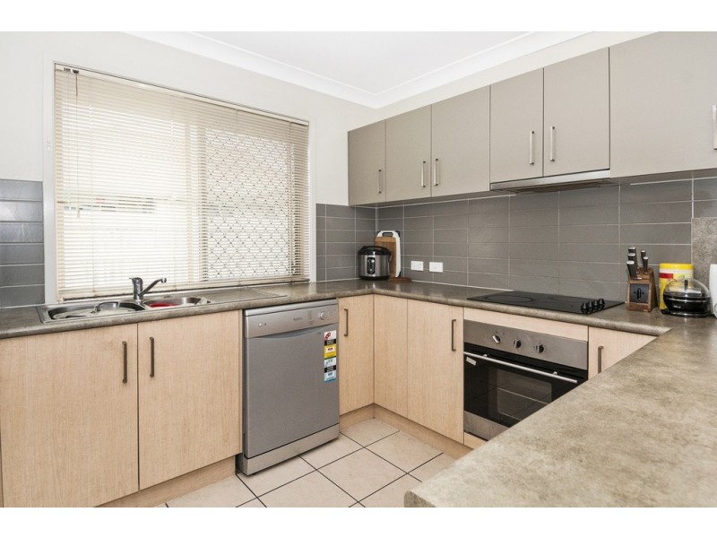 13 Sandpiper Circuit, Eagleby QLD 4207