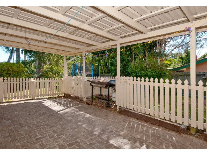 4 Meadow Cres, Beenleigh QLD 4207