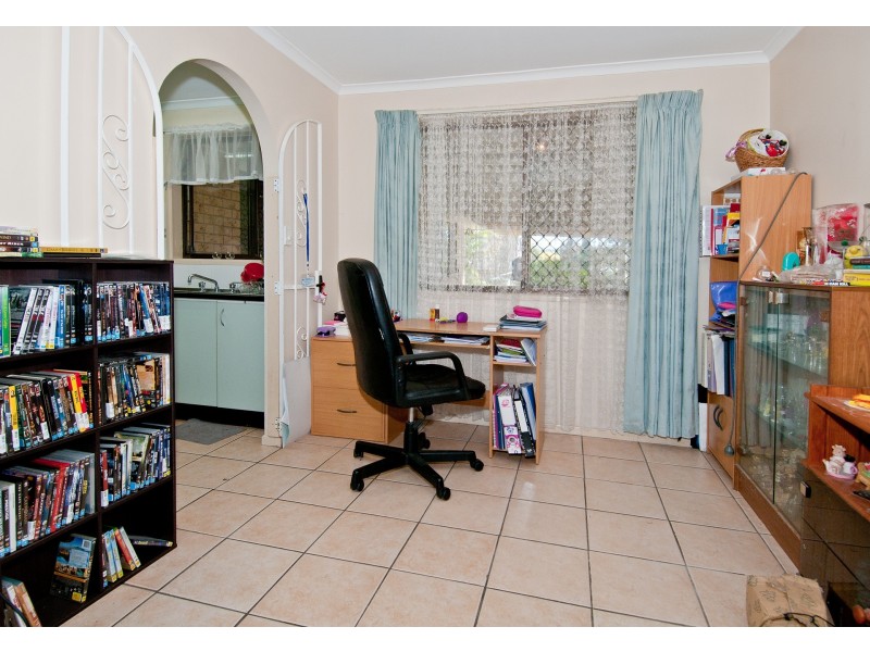 4 Meadow Cres, Beenleigh QLD 4207