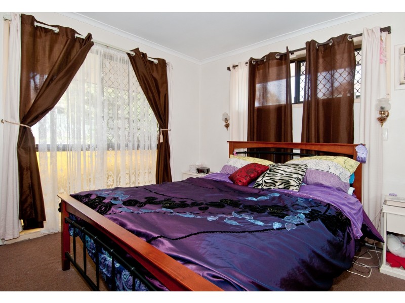 4 Meadow Cres, Beenleigh QLD 4207