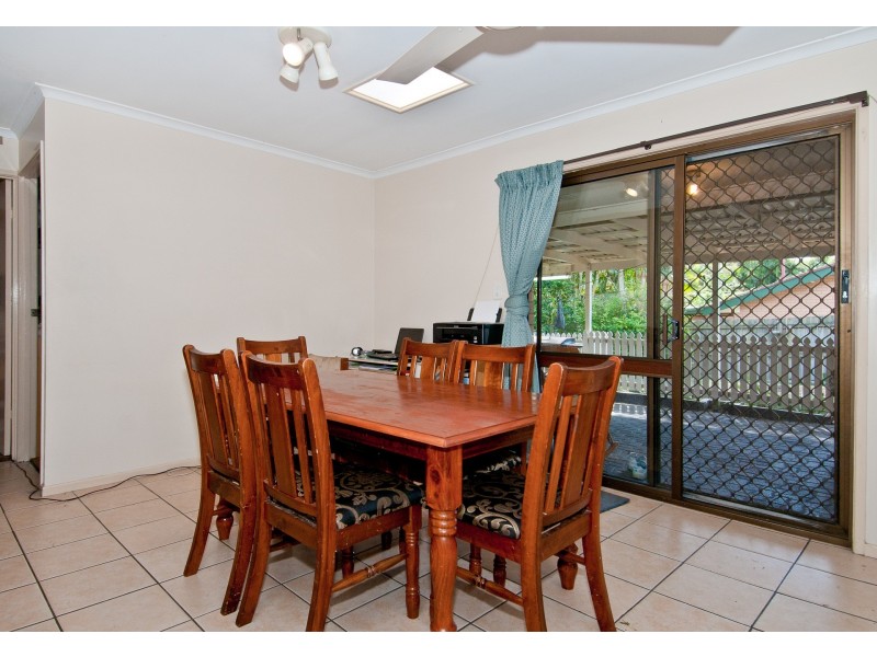 4 Meadow Cres, Beenleigh QLD 4207