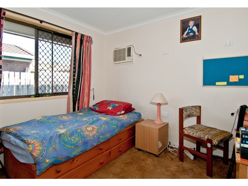 4 Meadow Cres, Beenleigh QLD 4207