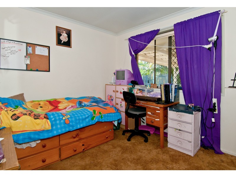 4 Meadow Cres, Beenleigh QLD 4207