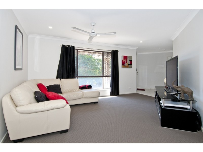 3 Duesbury Crescent, Edens Landing QLD 4207